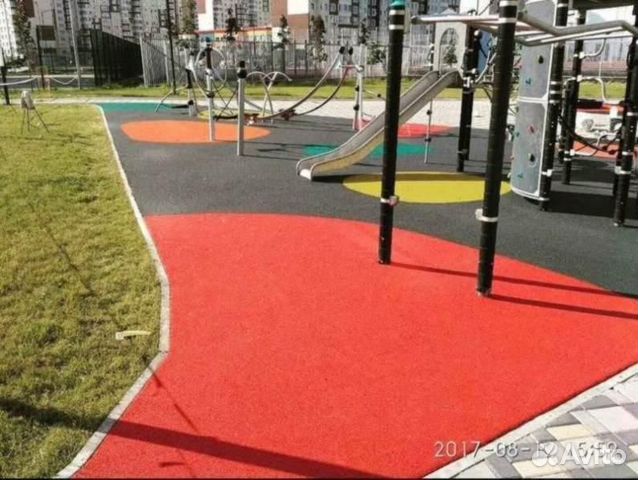 Резиновое покрытие под машину