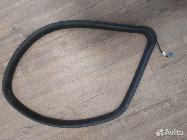 Уплотнитель стекла задний левый Mercedes Gl 500