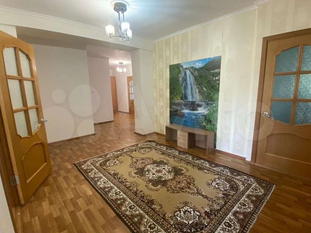 4-к. квартира, 140 м², 1/12 эт.