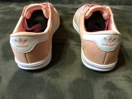 Кроссовки женские Adidas