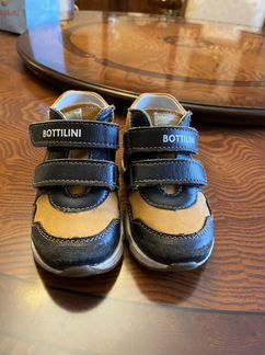 Детские кроссовки Bottilini
