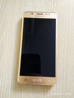 Телефон Samsung J5