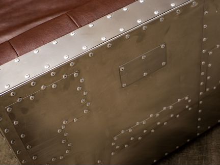 Кожаный Диван лофт Boxy Chair Авиатор из металла