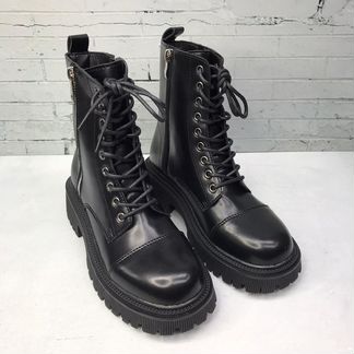 Ботинки женские с молнией