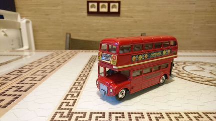 Машинка автобус Corgi Toys, Англия, Б/У