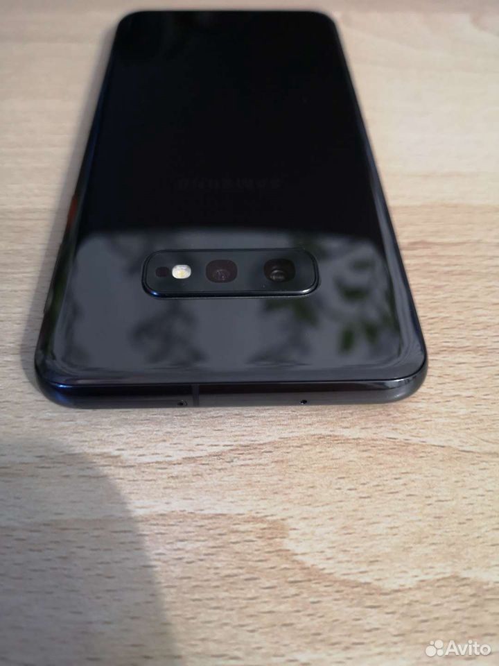 SAMSUNG S10e