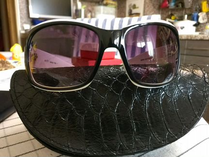 Очки солнцезащитные