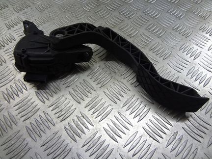 Педаль газа МКПП VAG 8d1721523e