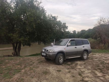 Nissan Terrano 2.4 МТ, 2003, 340 000 км