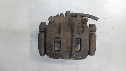 Суппорт правый передний Mitsubishi Pajero, 2007