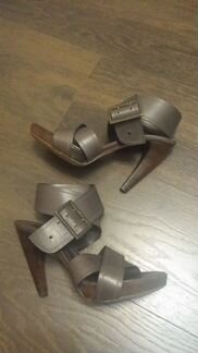 Босоножки Hugo Boss