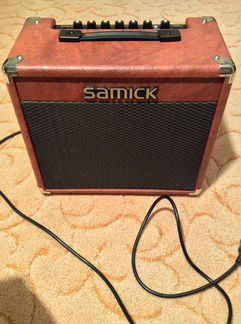 Аналоговый комбоусилитель Samick LM 10R