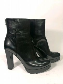 Ботильоны Nursace новые