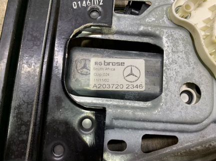 Стеклоподъемник передний левый Mercedes C-Class