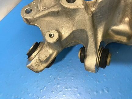 Кулак задний левый Bmw X4 2.0Dx G02 B47 2019