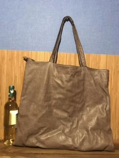 Шоппер кожаный. Огромный. Но уже в годах