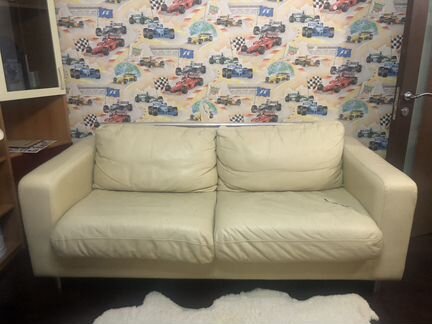 Кожаный диван