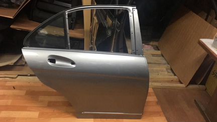 Дверь задняя правая Мерседес 204