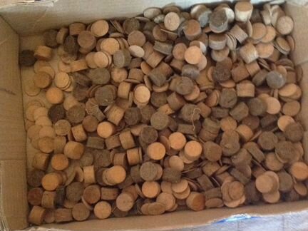 Пробки натуральные из- под шампанского. И. Вина