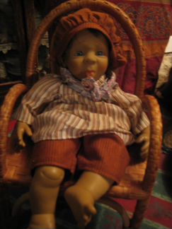 Характерный испанский виниловый пупс в костюмчике