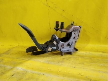 Педаль тормоза газа Nissan Juke F15 ниссан жук