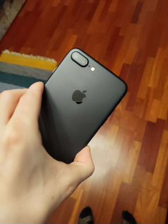 Телефон iPhone 7 plus 32 Gb Black