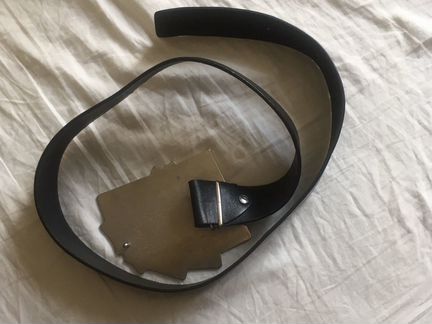 Ремень с пряжкой в виде карт