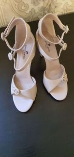 Босоножки р.37