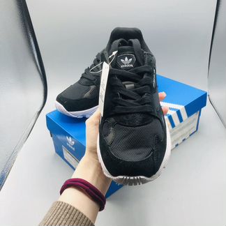Adidas Falcon