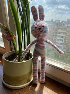 Вязаный зайка, ручная работа