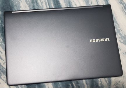 Ноубтук Samsung NP900X3C