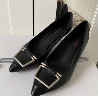 Туфли-лодочки с острым носком 39 размер