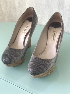 Туфли Miu Miu на танкетке