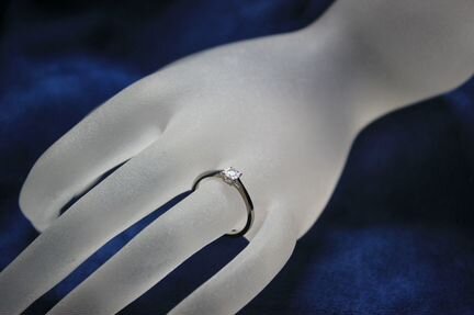 Золотое кольцо с бриллиантами