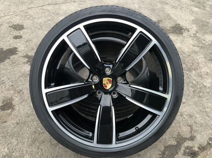 Комплект новых оригинал колёс Porsche Cayenne R22