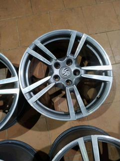 Диски бу оригинал R20 LU на Porsche Panamera