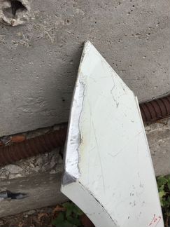 Крыло левое на мерседес 207 б/у оригинал