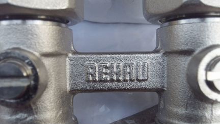Блок шаровых кранов Rehau прямой G1/2-G3/4
