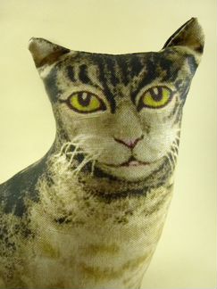 Кот подушка в винтажном стиле