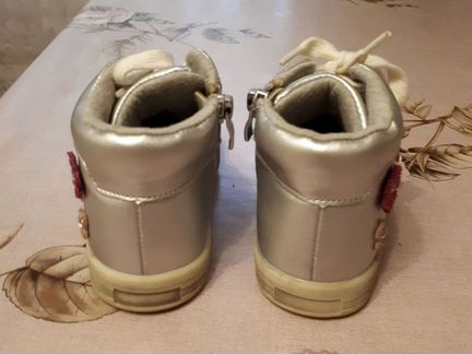 Ботинки для девочки