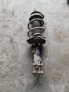 Амортизатор передний правый Toyota Matrix 02-08