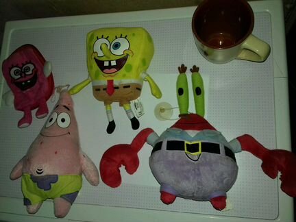 Персанажи из м/ф- (Спанч Боб) -самолётик в падарок