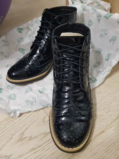 Ботинки лаковая кожа