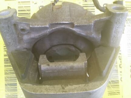 Подушка двигателя Ауди А8 д4 audi a8 d4