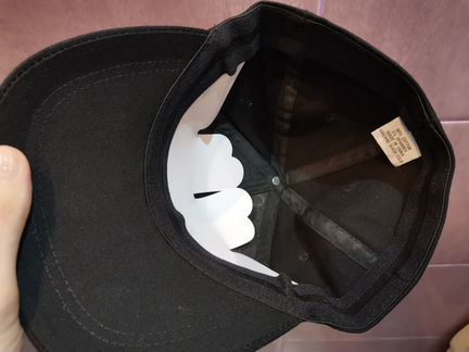 Кепки TAG Heuer, ulysse nardin. Походная бутылка