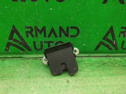 Замок багажника Skoda Yeti 2009