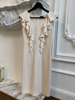 Платье молочного оттенка fendi