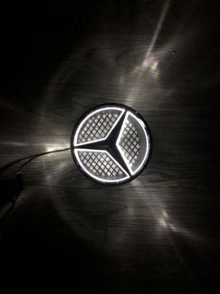 Эмблема с подсветкой в решетку Мерседес Ц204 Е207