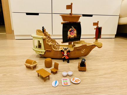 Пиратский корабль (на дне колёса)