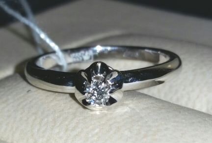 Кольцо золотое с бриллиантом (Россия)